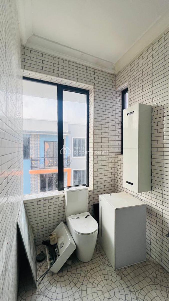 Exquisite Very Spacious 4 Bedroom Terrace Duplex with  Bq, Yaba, Lagos, Terraced Duplex for Sale