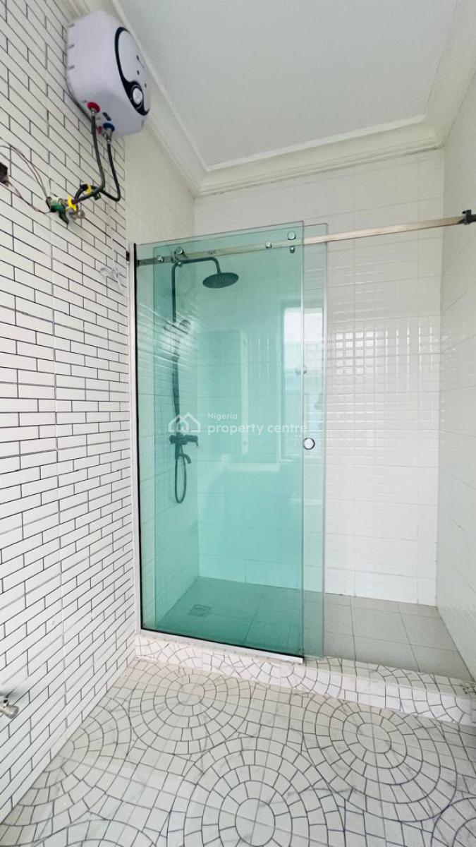 Exquisite Very Spacious 4 Bedroom Terrace Duplex with  Bq, Yaba, Lagos, Terraced Duplex for Sale