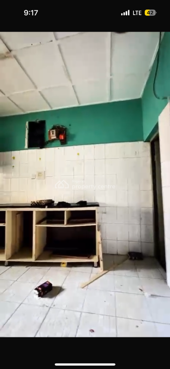 Newly Vacated 3 Bedroom Flat on First Floor, Garki, Abuja, Flat / Apartment for Rent