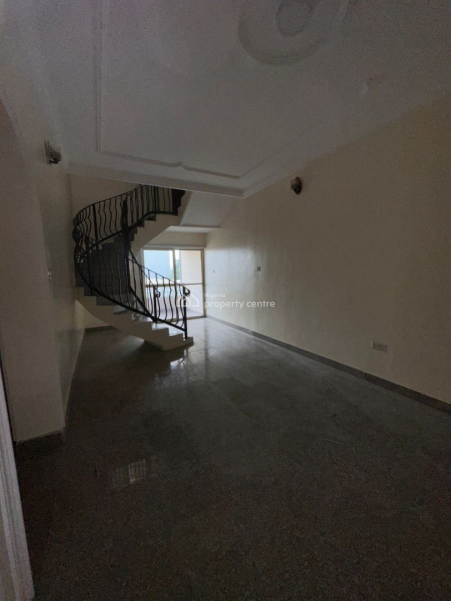 5 Bedroom Apartment with Spacious Compound, Lekki Phase 1, Lekki, Lagos, House for Rent