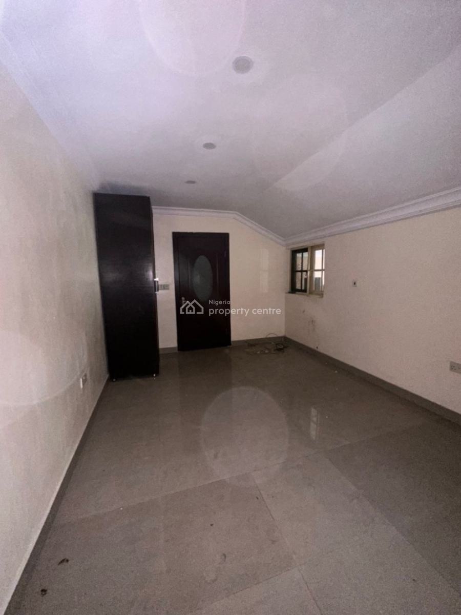 5 Bedroom Apartment with Spacious Compound, Lekki Phase 1, Lekki, Lagos, House for Rent