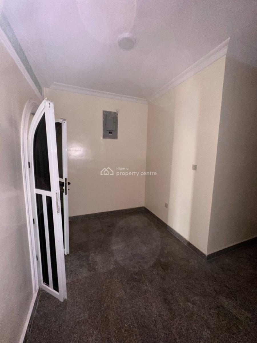 5 Bedroom Apartment with Spacious Compound, Lekki Phase 1, Lekki, Lagos, House for Rent