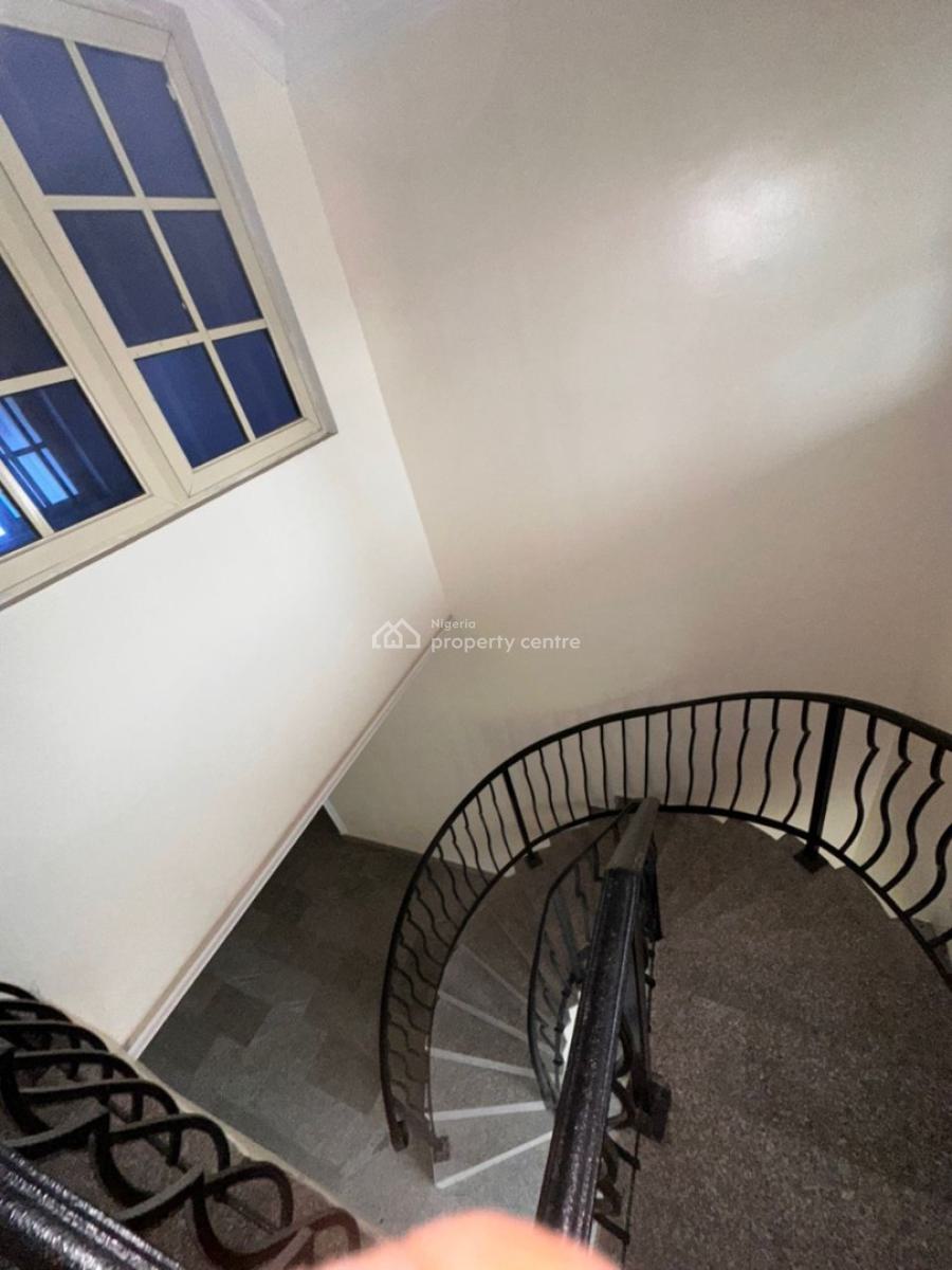 5 Bedroom Apartment with Spacious Compound, Lekki Phase 1, Lekki, Lagos, House for Rent