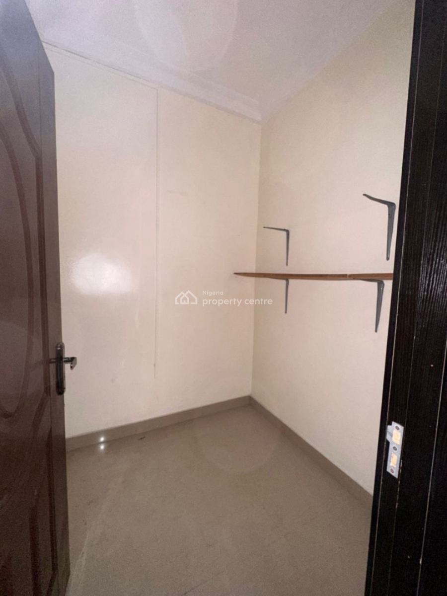 5 Bedroom Apartment with Spacious Compound, Lekki Phase 1, Lekki, Lagos, House for Rent