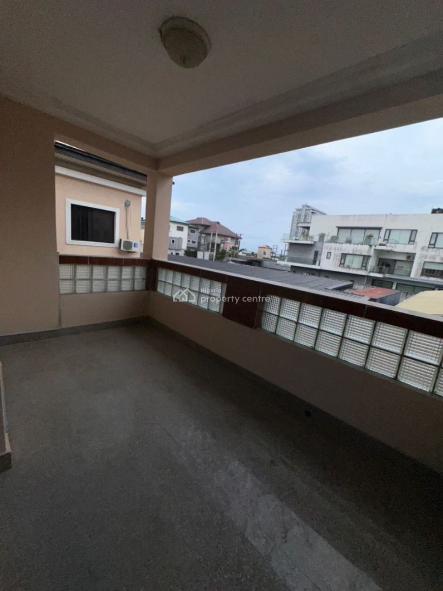 5 Bedroom Apartment with Spacious Compound, Lekki Phase 1, Lekki, Lagos, House for Rent