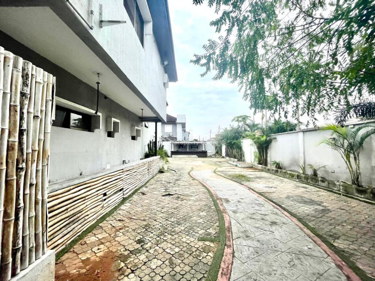 Spacious Corner Piece Commercial House on 110sqm, Lekki Phase 1, Lekki, Lagos, Commercial Property for Rent