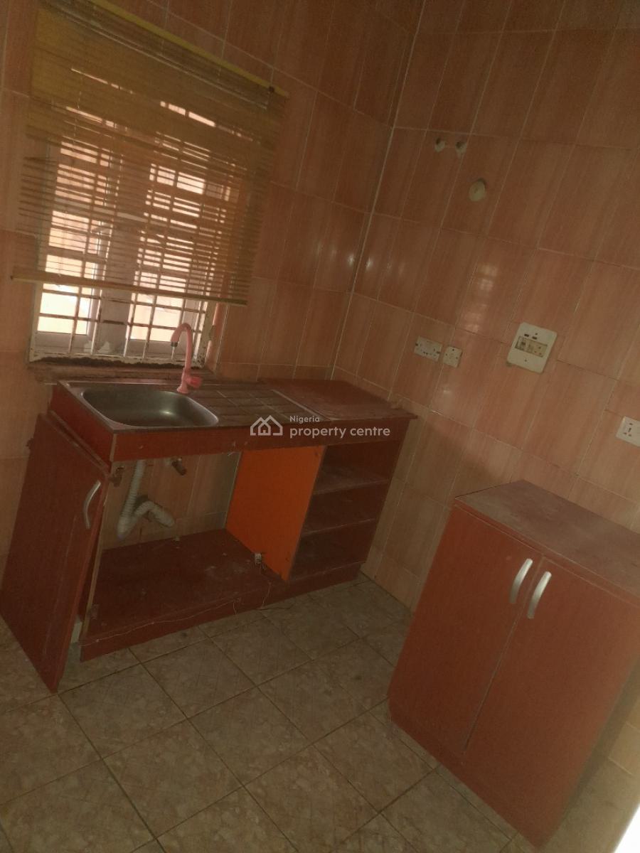 Standard 2 Bedrooms Block of Flat on a Tarred Road, Fo1 Layout, Kubwa, Abuja, Flat / Apartment for Rent