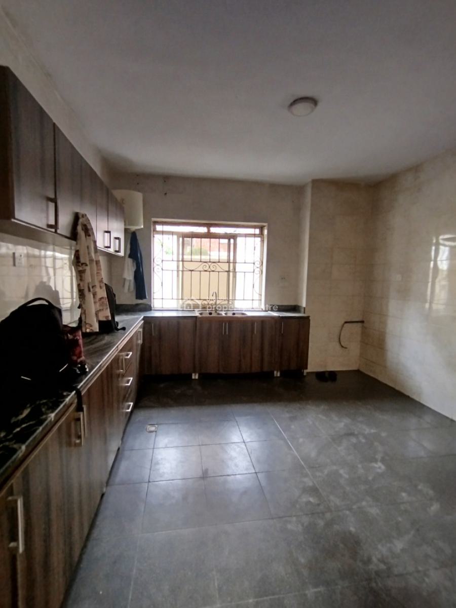 Newly Renovated 6-bedroom Semi Detached House with 2 Bqs, Lekki Phase 1, Lekki, Lagos, Semi-detached Duplex for Rent
