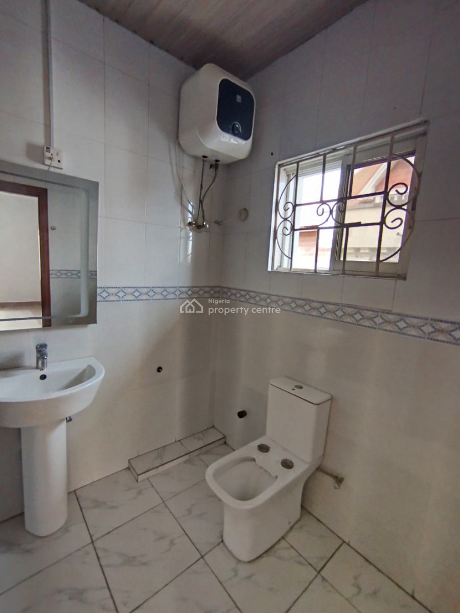 Newly Renovated 6-bedroom Semi Detached House with 2 Bqs, Lekki Phase 1, Lekki, Lagos, Semi-detached Duplex for Rent
