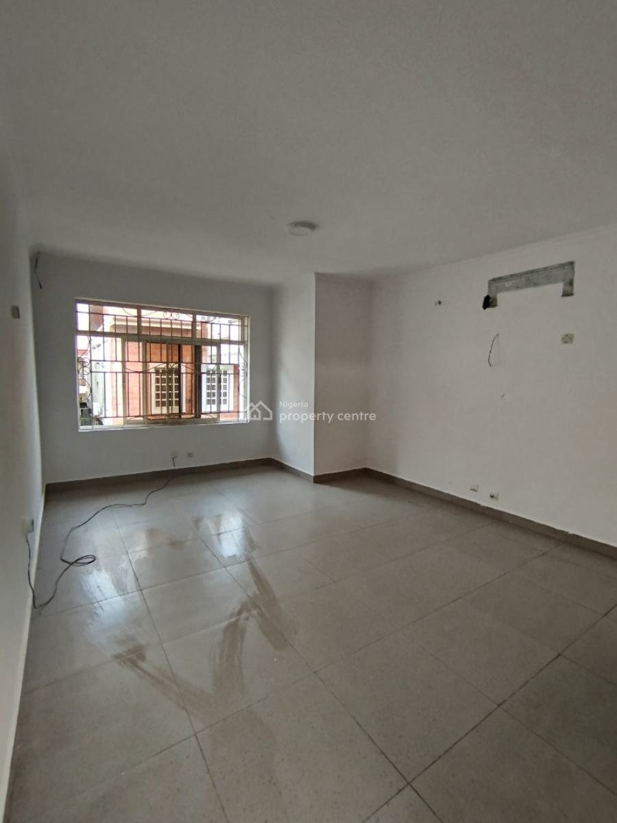 Newly Renovated 6-bedroom Semi Detached House with 2 Bqs, Lekki Phase 1, Lekki, Lagos, Semi-detached Duplex for Rent