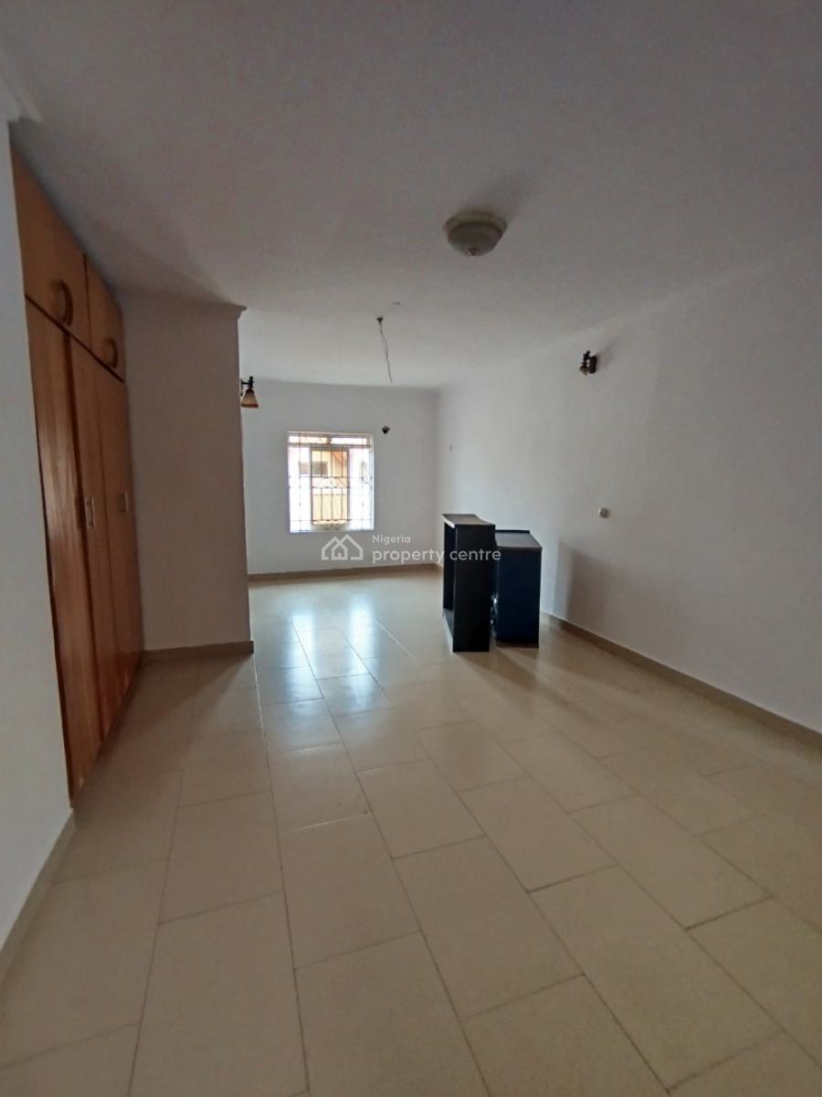 Newly Renovated 6-bedroom Semi Detached House with 2 Bqs, Lekki Phase 1, Lekki, Lagos, Semi-detached Duplex for Rent