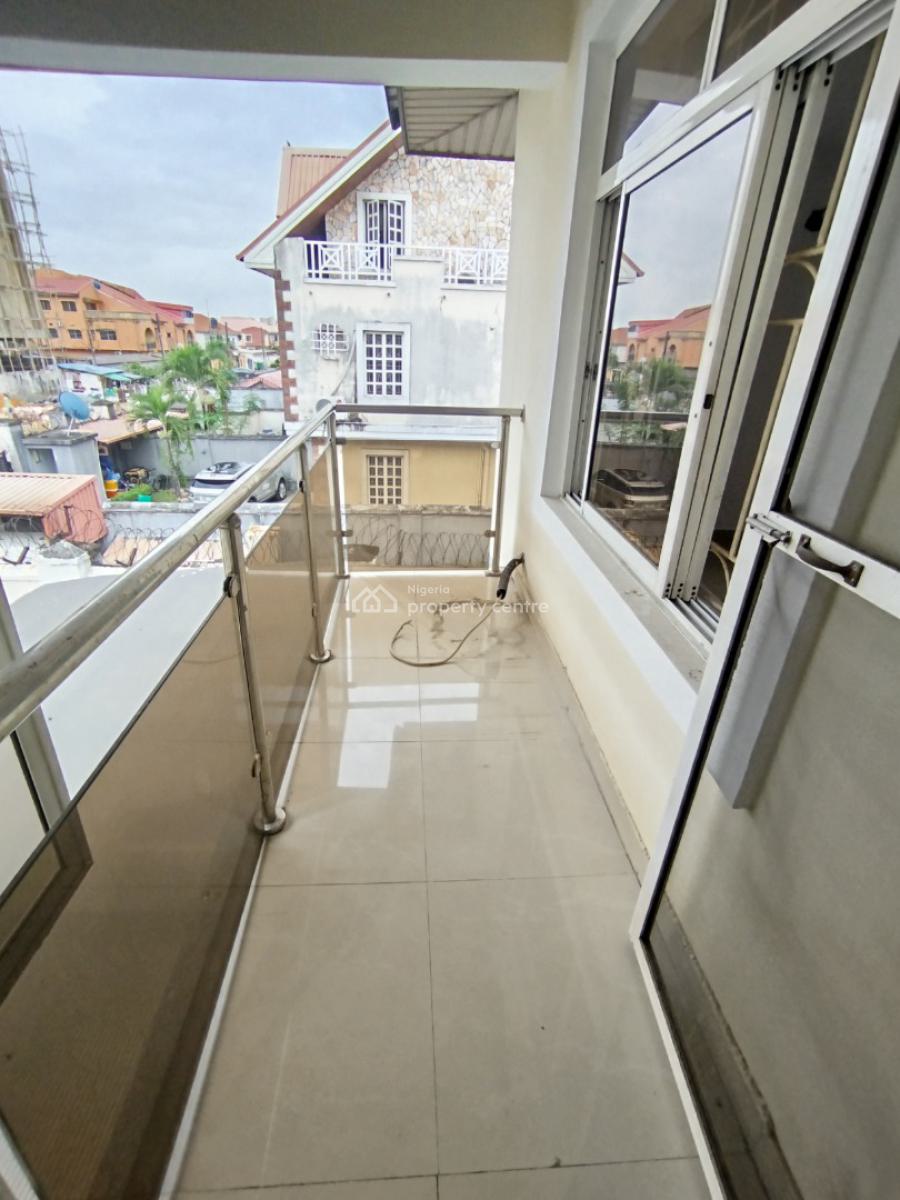 Newly Renovated 6-bedroom Semi Detached House with 2 Bqs, Lekki Phase 1, Lekki, Lagos, Semi-detached Duplex for Rent