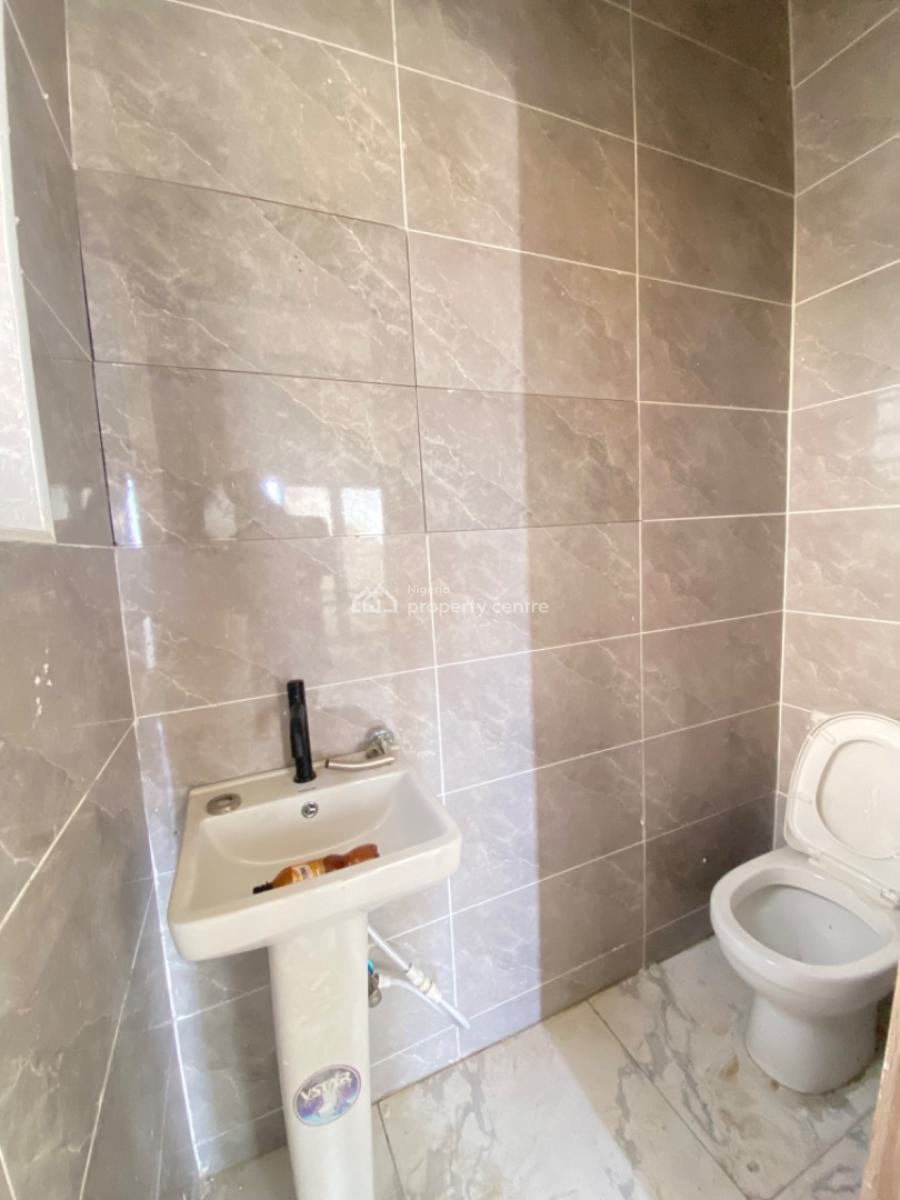 2 Bedroom Apartment Available, Chevron, Lekki, Lagos, Flat / Apartment for Sale
