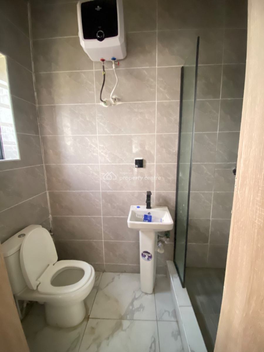 2 Bedroom Apartment Available, Chevron, Lekki, Lagos, Flat / Apartment for Sale