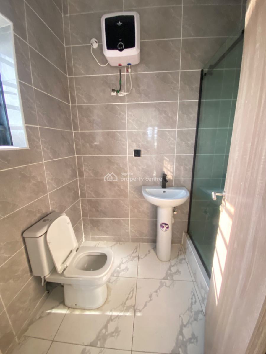 2 Bedroom Apartment Available, Chevron, Lekki, Lagos, Flat / Apartment for Sale