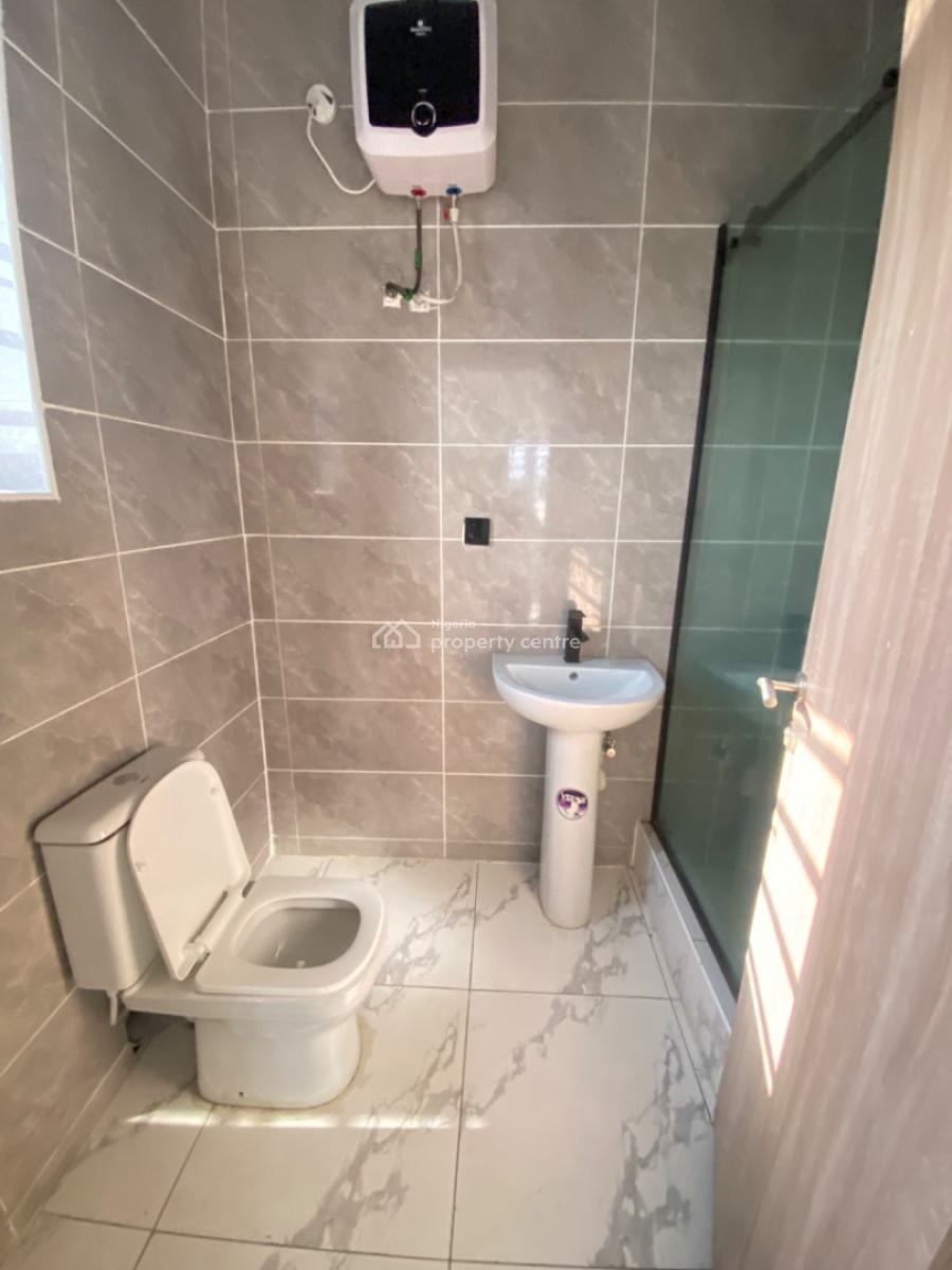 2 Bedroom Apartment Available, Chevron, Lekki, Lagos, Flat / Apartment for Sale