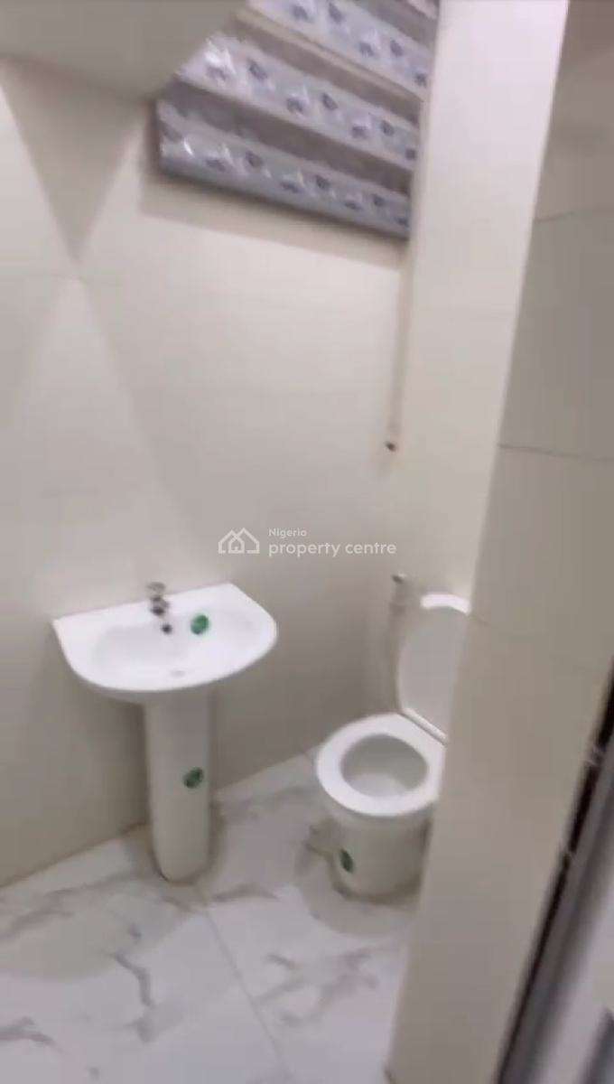 Furnished 2 Bedroom Penthouse with Solar, Ologolo, Lekki, Lagos, Flat / Apartment for Rent