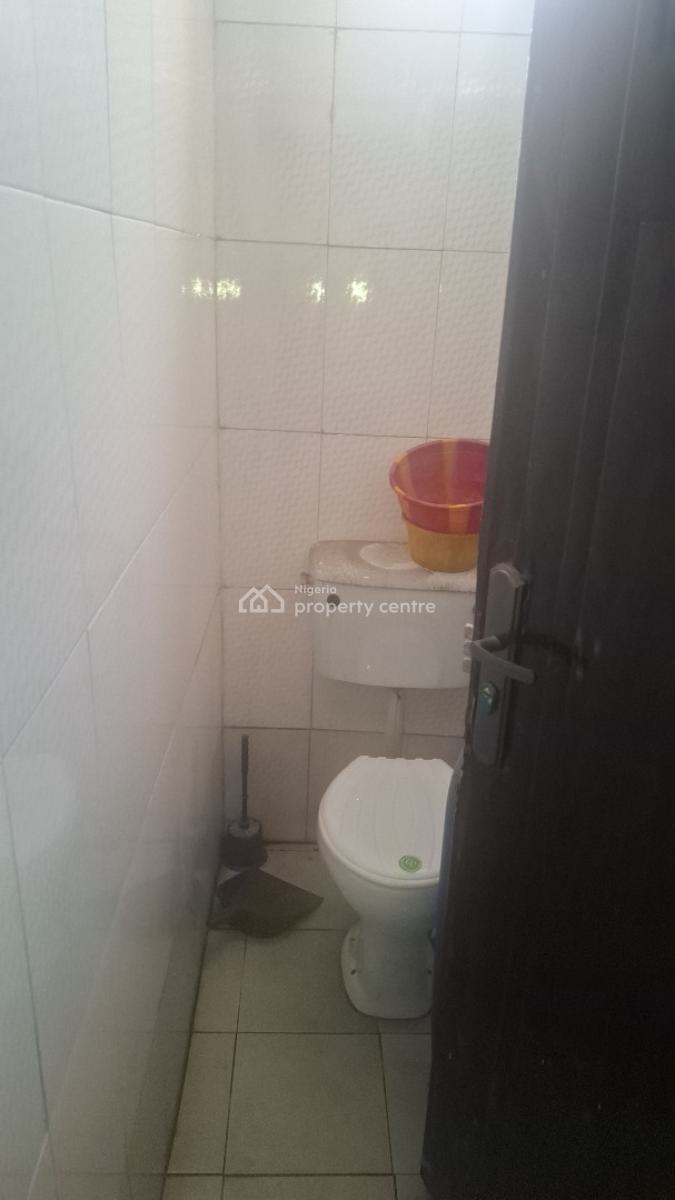 3units Office Space, Desalu Street Off Olaleye Str.,, Ebute Metta West, Yaba, Lagos, Office Space for Rent