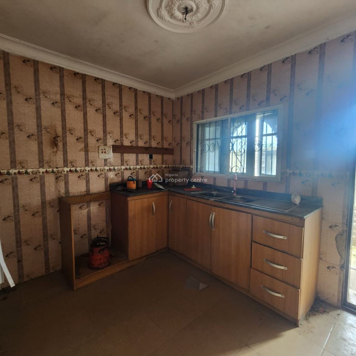 Standard 3 Bedrooms Bungalow, Omi Adio, Ibadan North, Oyo, Detached Bungalow for Sale