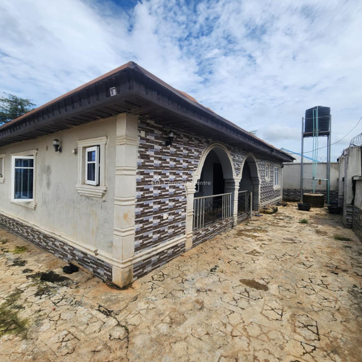 Standard 3 Bedrooms Bungalow, Omi Adio, Ibadan North, Oyo, Detached Bungalow for Sale