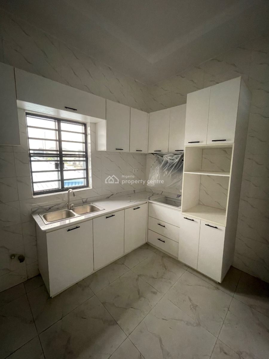 Exquisite 3 Bedrooms Apartment in a Serene Neighborhood, Off Masha, Surulere, Lagos, Flat / Apartment for Sale