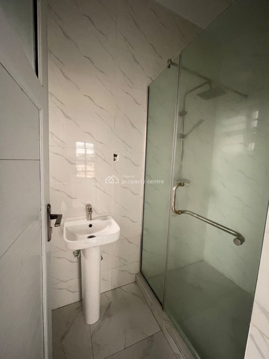 Exquisite 3 Bedrooms Apartment in a Serene Neighborhood, Off Masha, Surulere, Lagos, Flat / Apartment for Sale