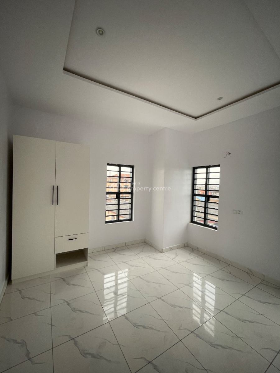 Exquisite 3 Bedrooms Apartment in a Serene Neighborhood, Off Masha, Surulere, Lagos, Flat / Apartment for Sale