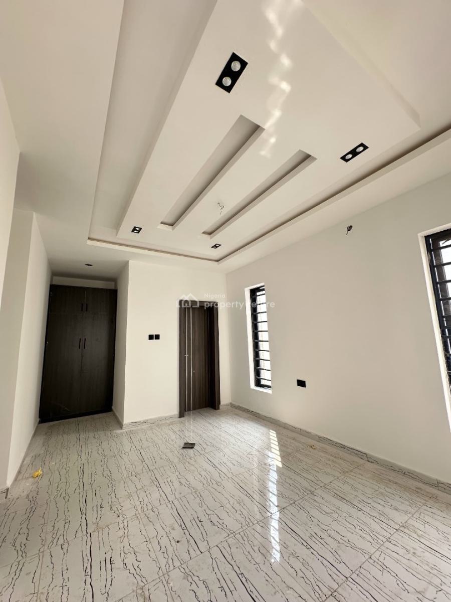 a Luxuriously Designed Semi Detached 4-bedroom Duplex, Chief Lateef Oyelade Gra, Oluyole, Ring Road Estate, Ibadan, Oyo, Semi-detached Duplex for Sale