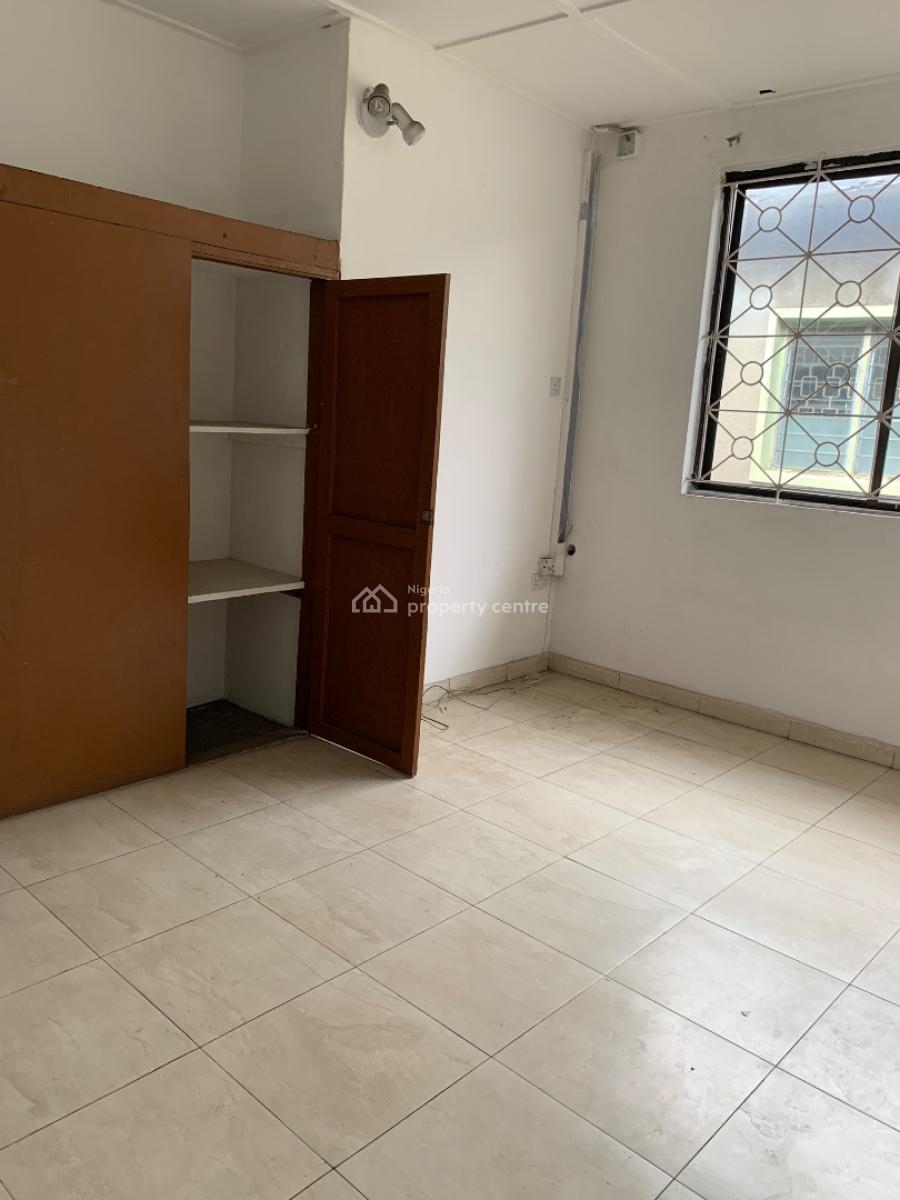 Very Spacious 4 Bedrooms Office Space, Itire-ikate, Surulere, Lagos, Office Space for Rent