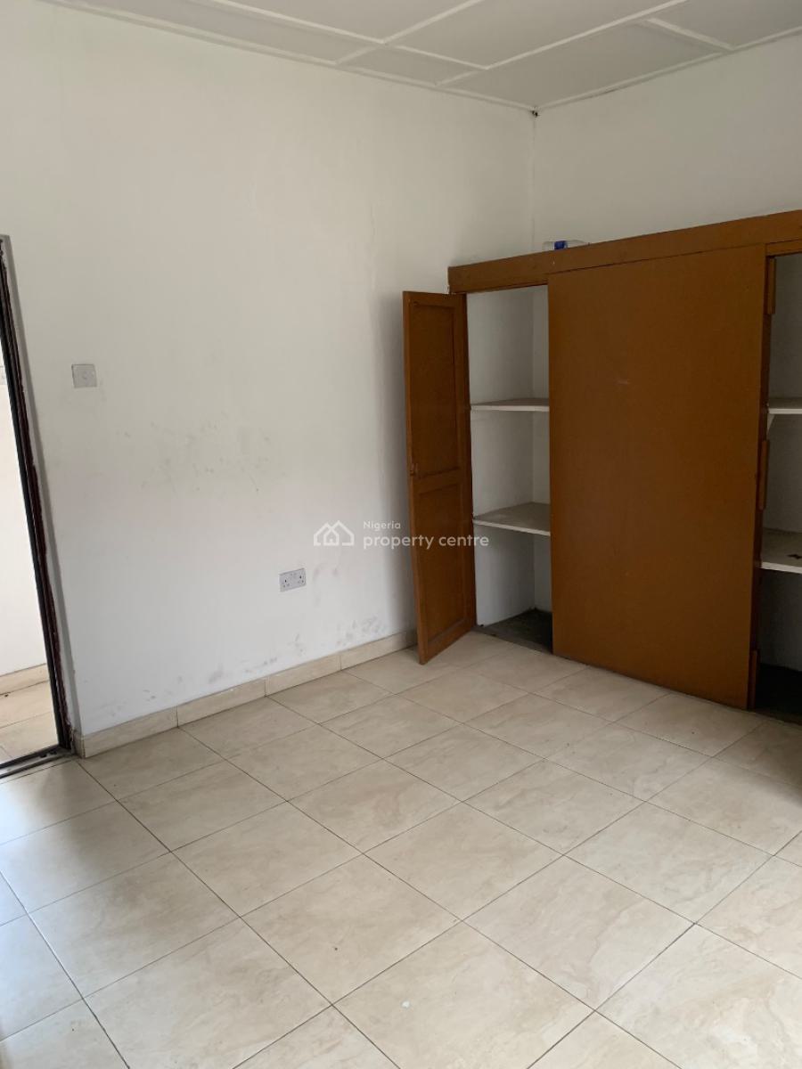 Very Spacious 4 Bedrooms Office Space, Itire-ikate, Surulere, Lagos, Office Space for Rent