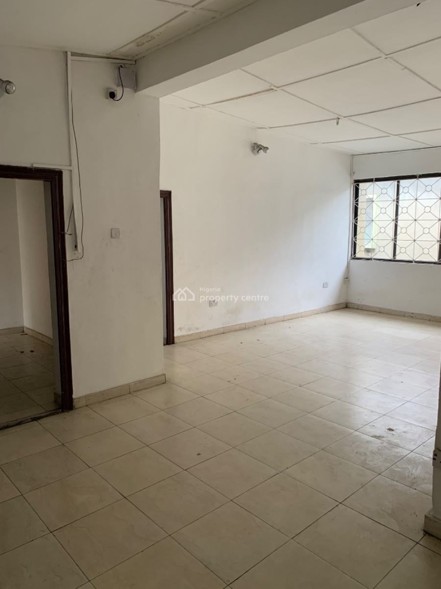 Very Spacious 4 Bedrooms Office Space, Itire-ikate, Surulere, Lagos, Office Space for Rent