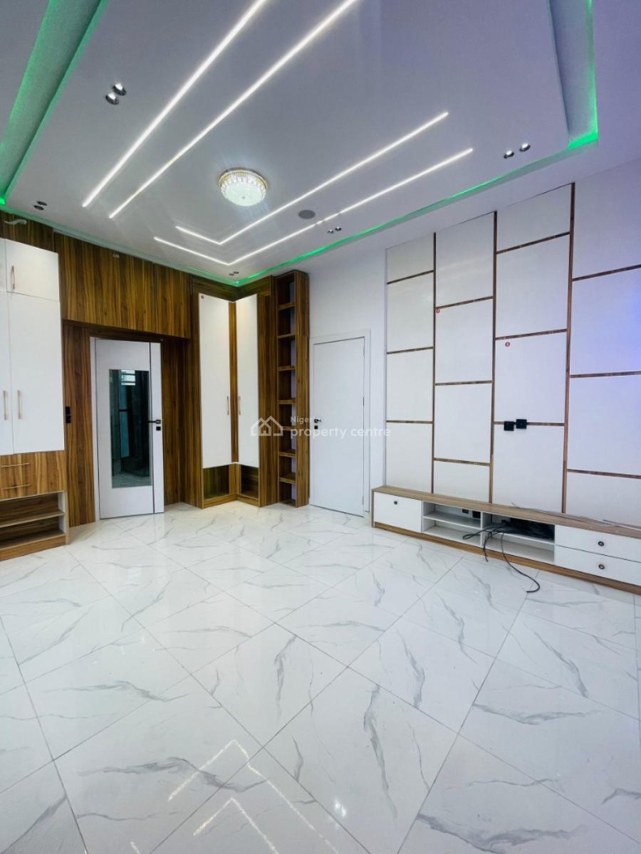 ️ Magnificent 6-bedroom Detached Home with Elevator, Cinema, Pool, Rooftop, Osapa, Lekki, Lagos, House for Sale