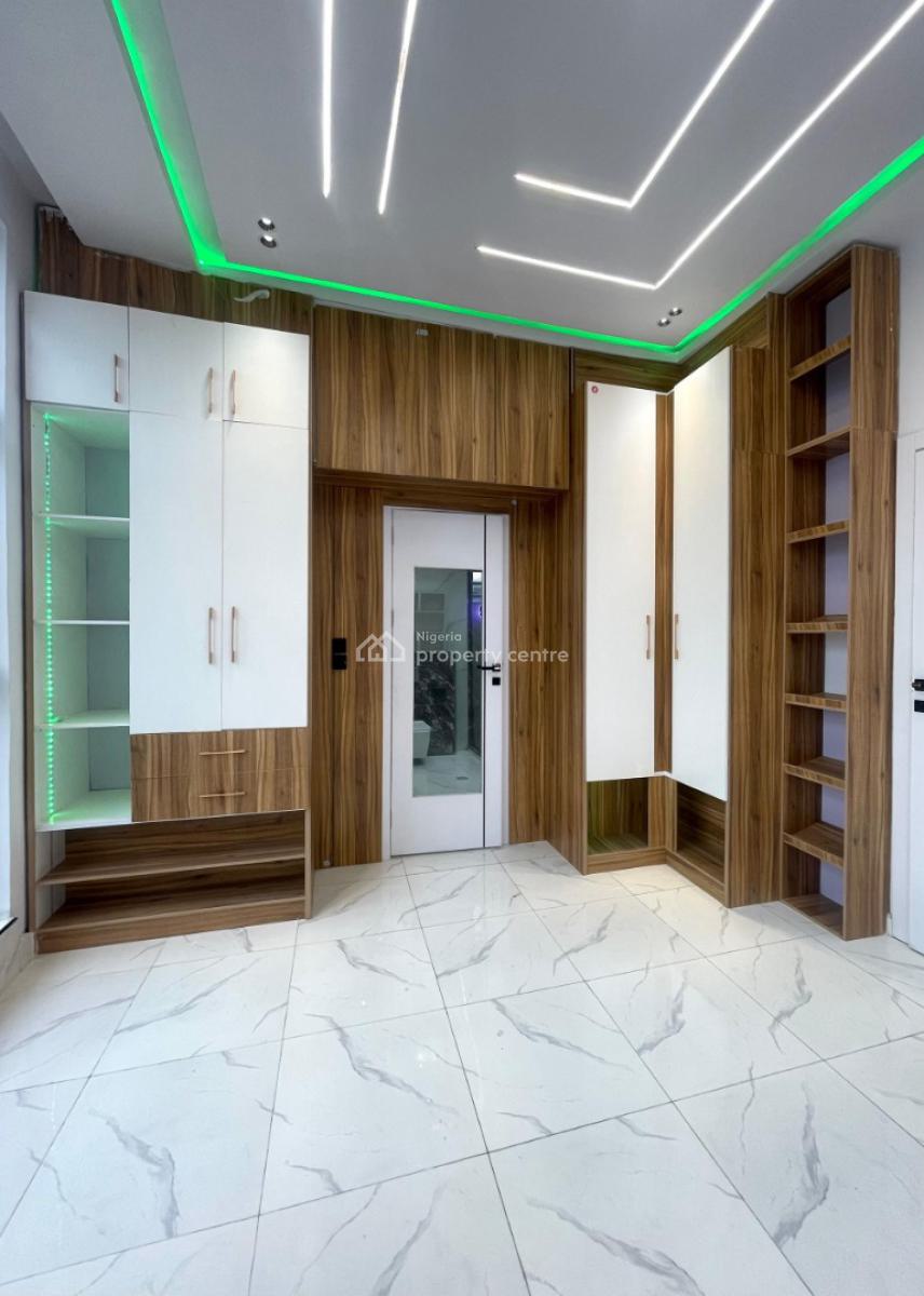 ️ Magnificent 6-bedroom Detached Home with Elevator, Cinema, Pool, Rooftop, Osapa, Lekki, Lagos, House for Sale