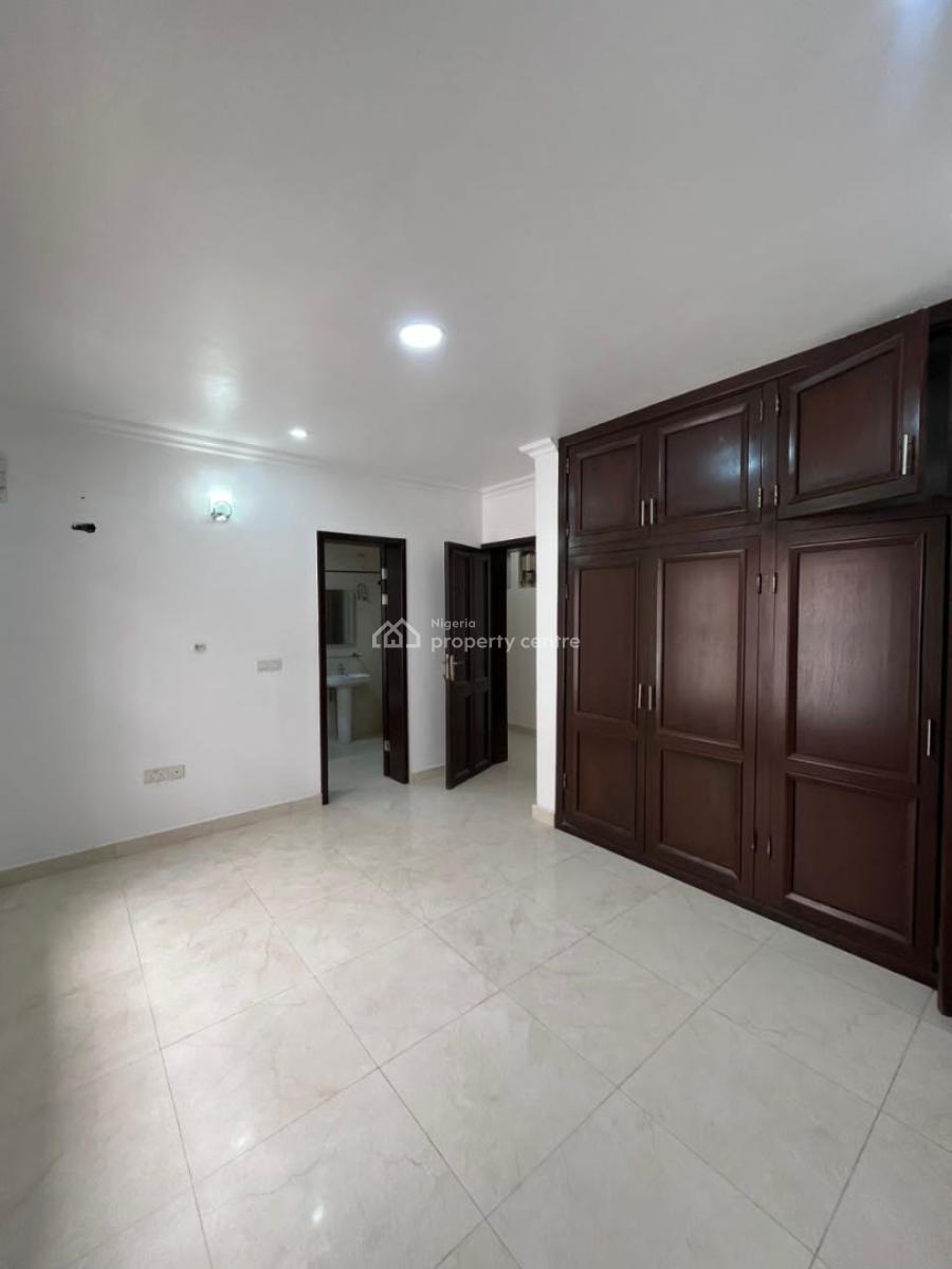 Fully Serviced 2-bedroom Apartment with Extra Room, Lekki Phase 1, Lekki, Lagos, Flat / Apartment for Rent