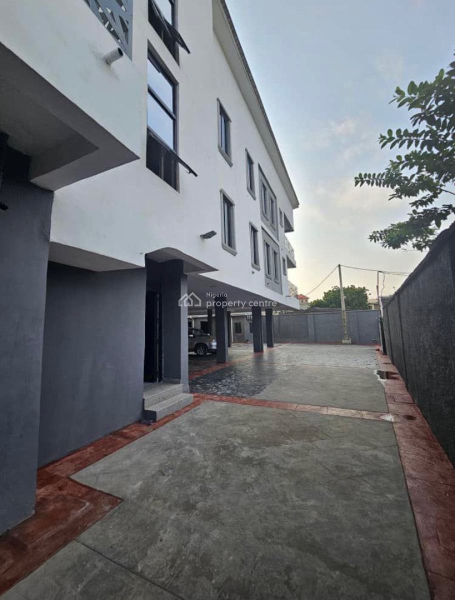 Spacious 2 Bedroom Apartment in a Serene Estate, Maryland, Ikeja, Lagos, Flat / Apartment for Sale
