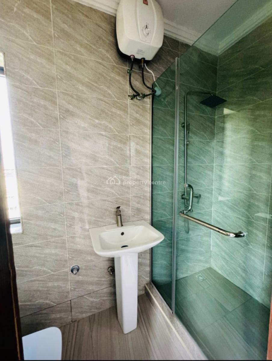 Spacious 2 Bedroom Apartment in a Serene Estate, Maryland, Ikeja, Lagos, Flat / Apartment for Sale