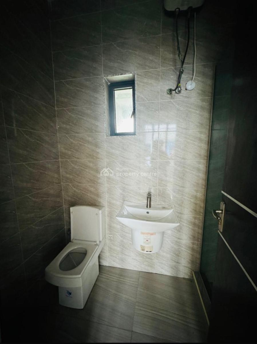 Spacious 2 Bedroom Apartment in a Serene Estate, Maryland, Ikeja, Lagos, Flat / Apartment for Sale