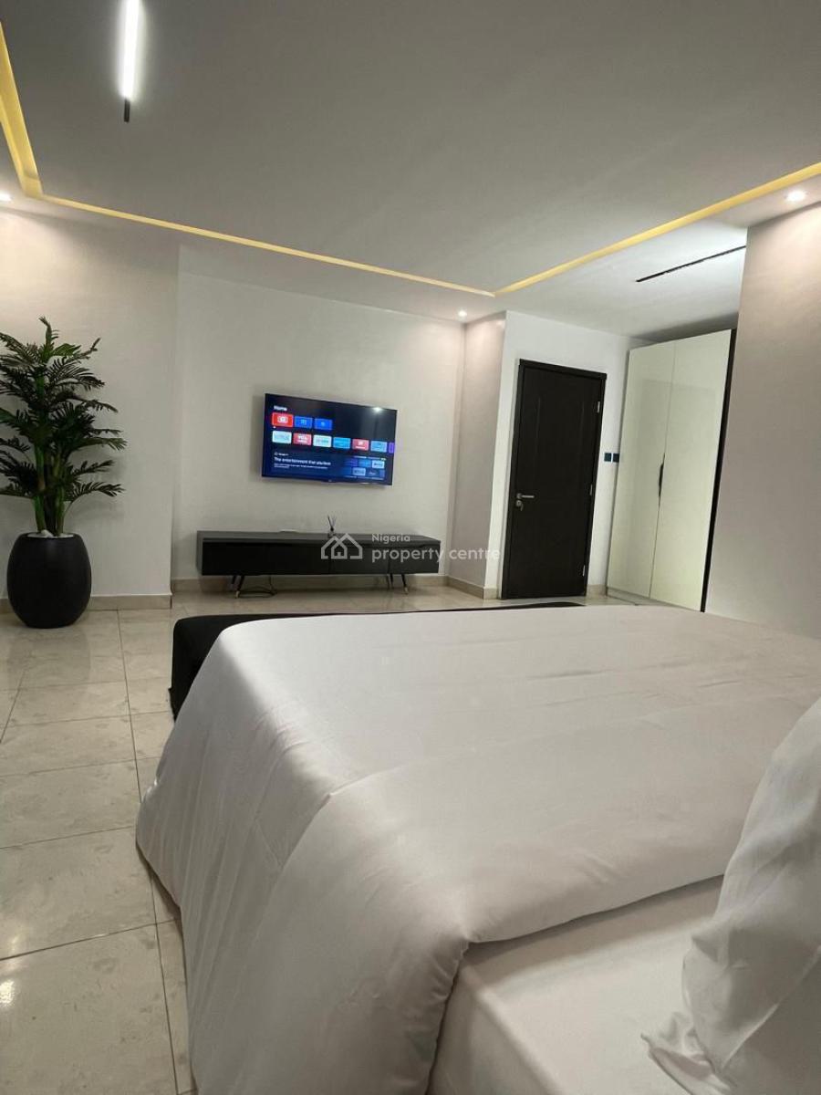 Distress 3 Bedroom Apartment with Bq, Ikate, Lekki, Lagos, Flat / Apartment for Sale