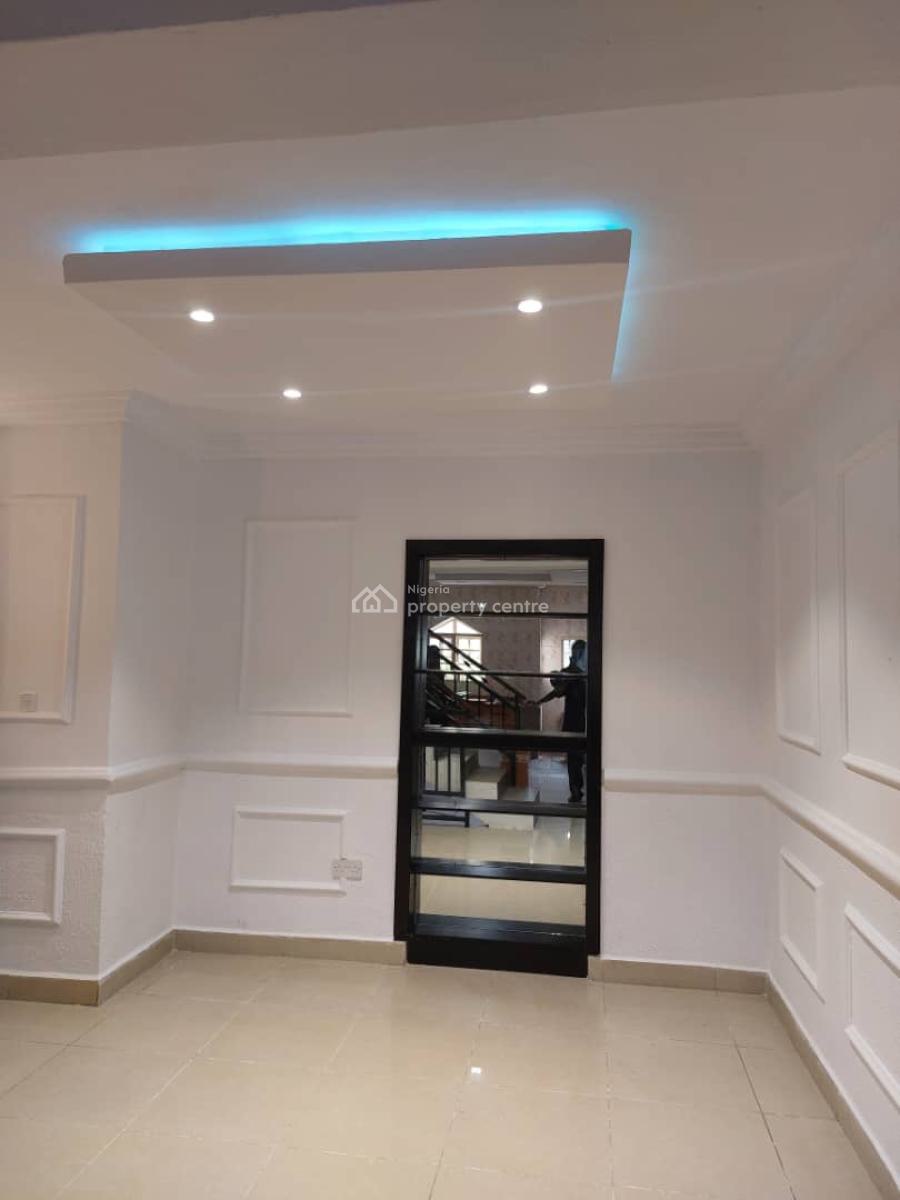 Luxury 3 Bedroom Town House with a Room Bq, Swimming Pool, Lekki Phase 1, Lekki, Lagos, Terraced Duplex for Rent