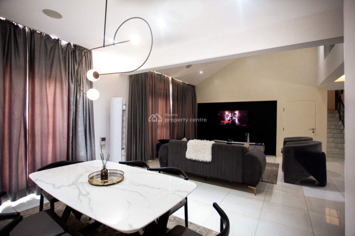 Luxe Penthouse Apartment with Private Cinema., Cadogan Estate, Osapa, Lekki, Lagos, Flat / Apartment Short Let