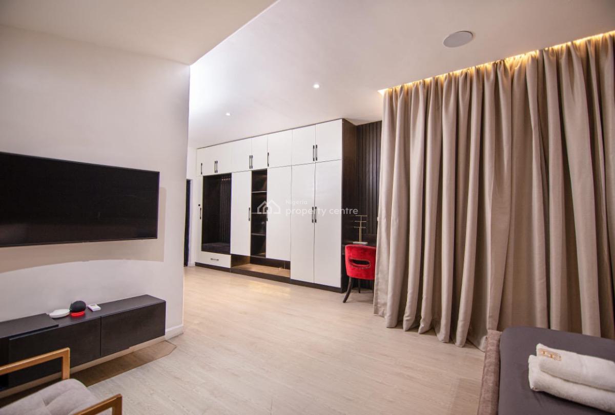 Luxe Penthouse Apartment with Private Cinema., Cadogan Estate, Osapa, Lekki, Lagos, Flat / Apartment Short Let