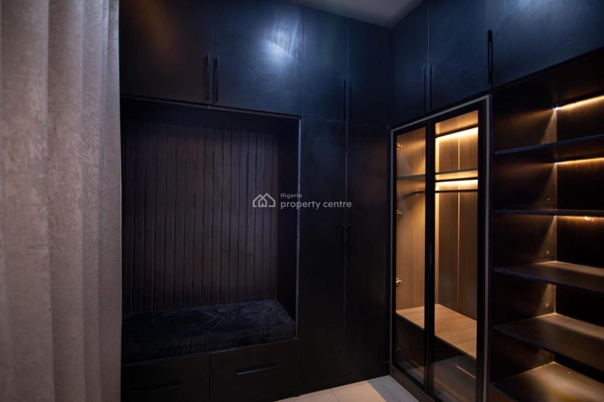 Luxe Penthouse Apartment with Private Cinema., Cadogan Estate, Osapa, Lekki, Lagos, Flat / Apartment Short Let