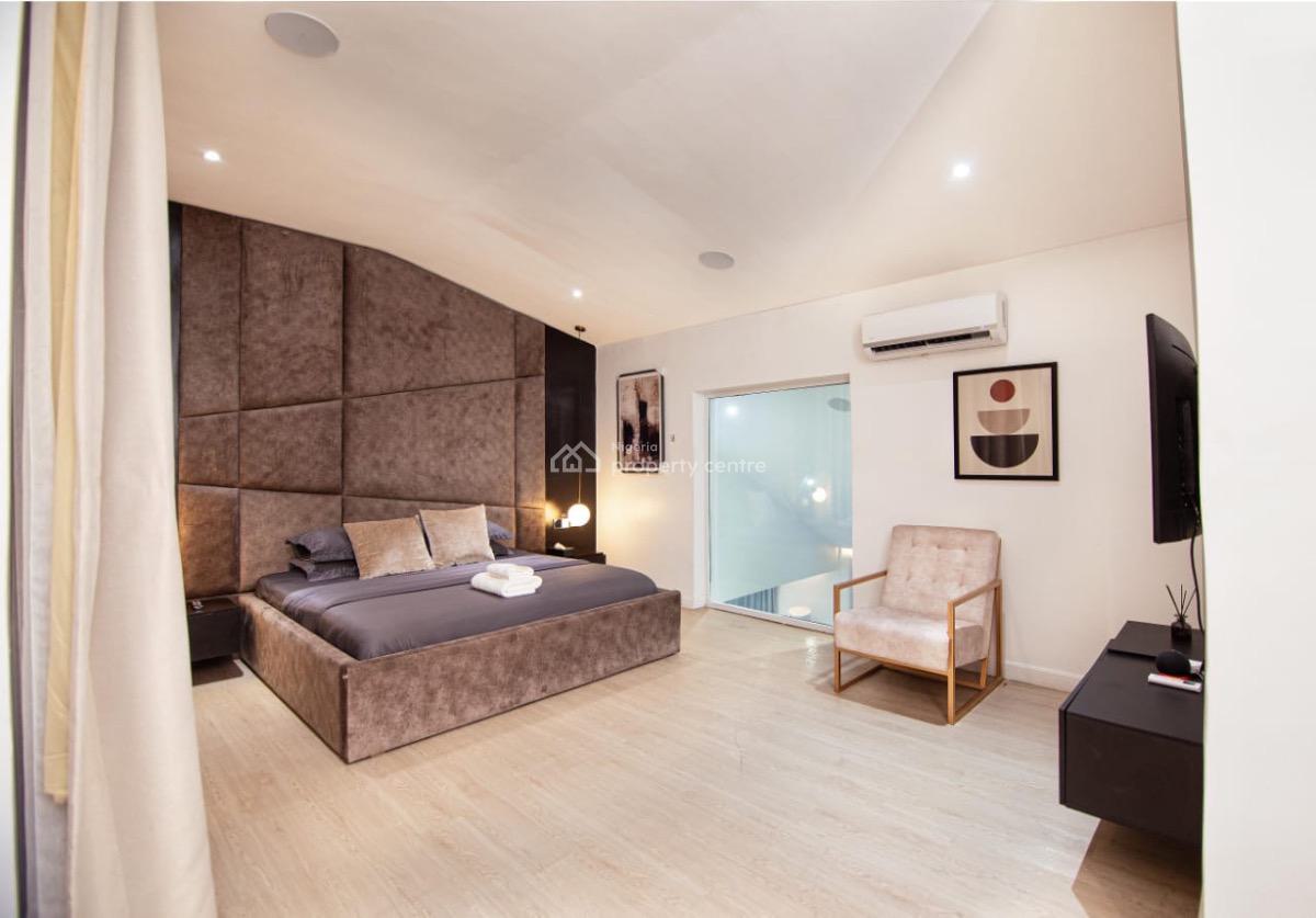 Luxe Penthouse Apartment with Private Cinema., Cadogan Estate, Osapa, Lekki, Lagos, Flat / Apartment Short Let
