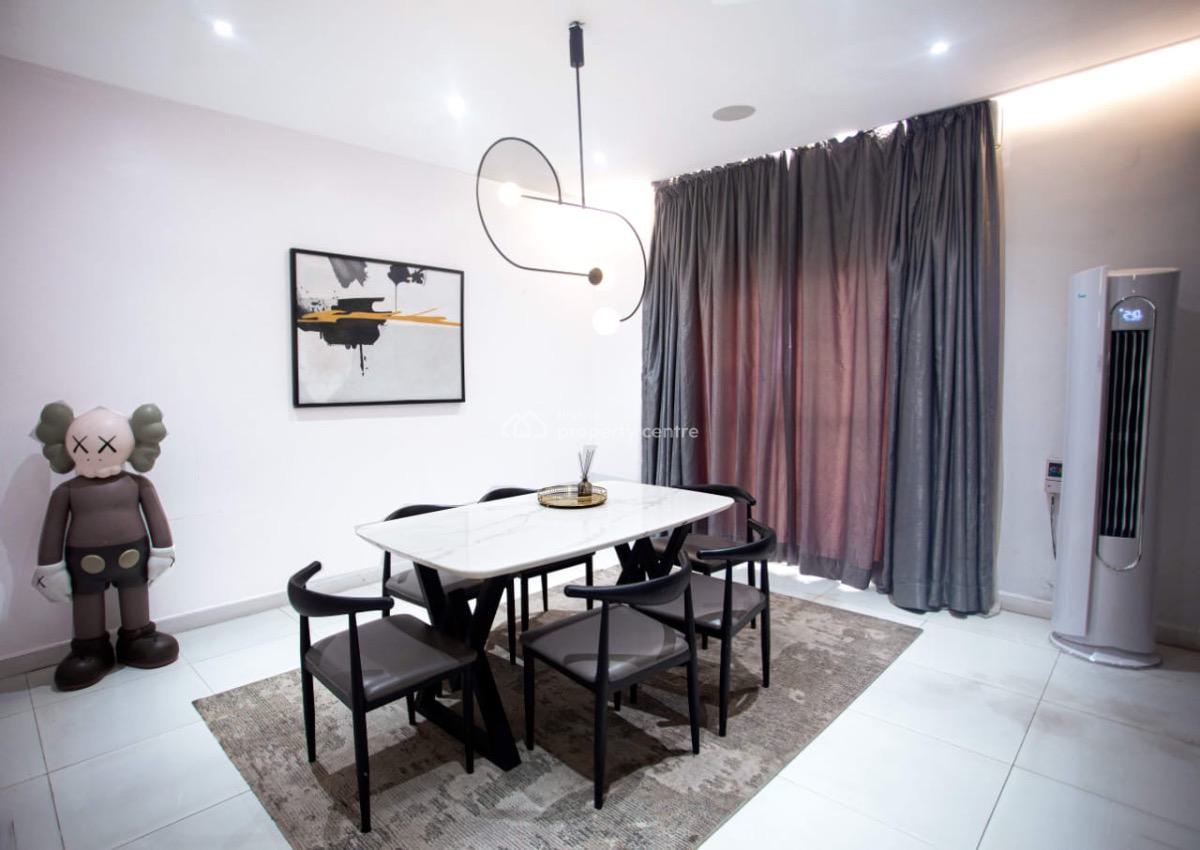 Luxe Penthouse Apartment with Private Cinema., Cadogan Estate, Osapa, Lekki, Lagos, Flat / Apartment Short Let