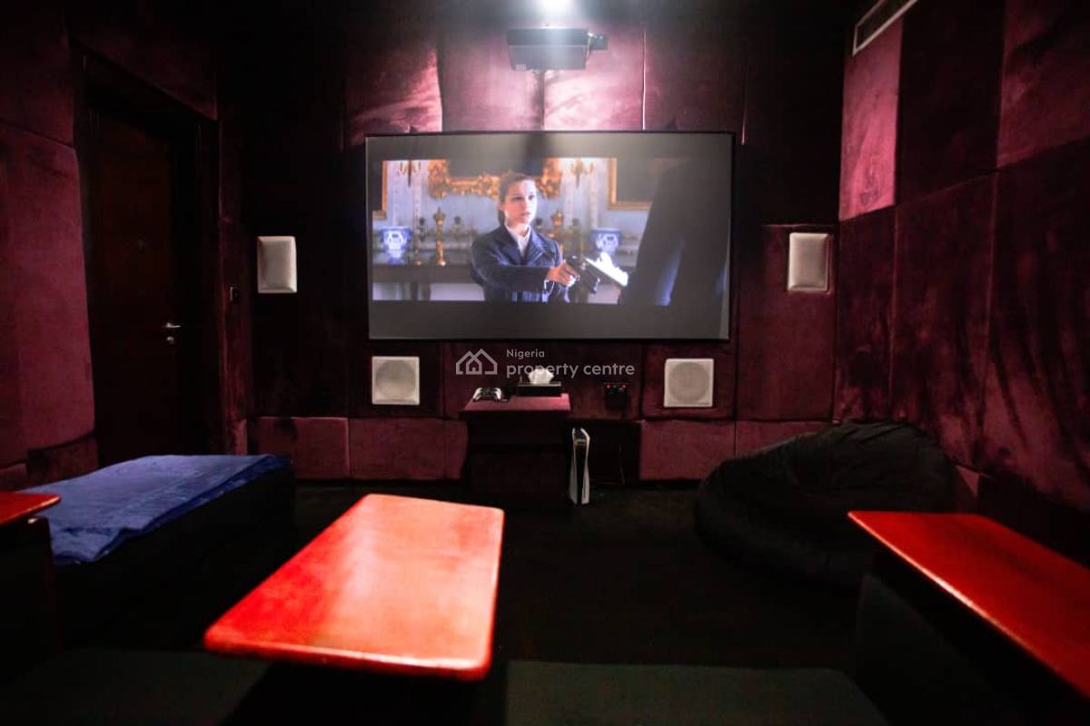 Luxe Penthouse Apartment with Cinema, Eko Atlantic City, Lagos, Flat / Apartment Short Let