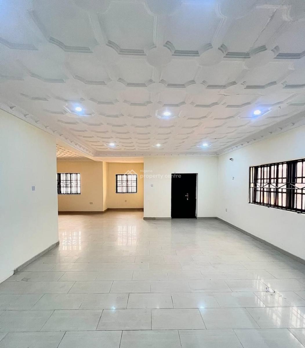 Newly Renovated and Self-serviced and Self-compound 6 Bedroom Semi-detached, Lekki Phase 1, Lekki, Lagos, Semi-detached Duplex for Rent