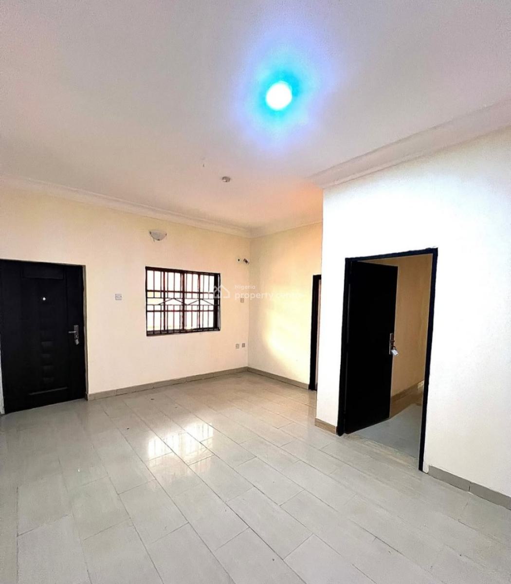 Newly Renovated and Self-serviced and Self-compound 6 Bedroom Semi-detached, Lekki Phase 1, Lekki, Lagos, Semi-detached Duplex for Rent