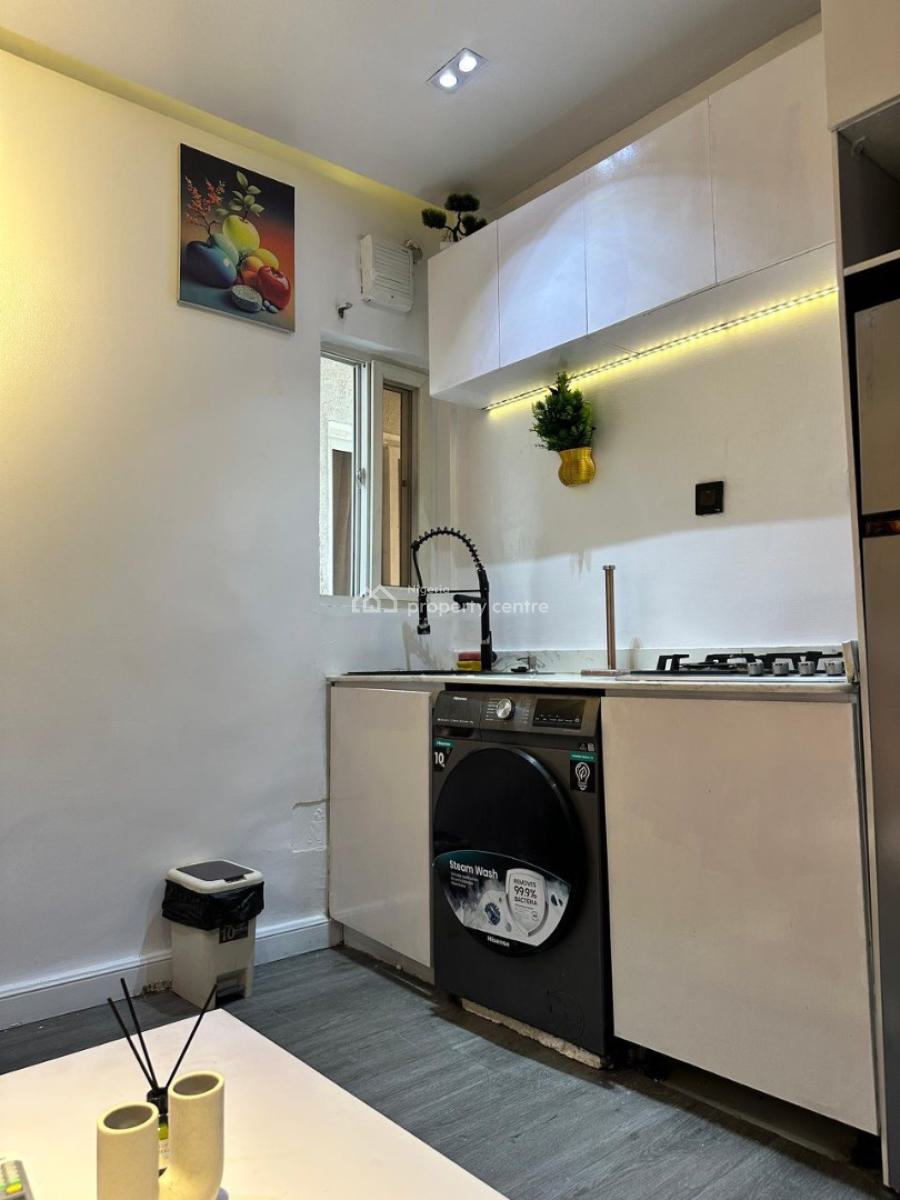 Beautifully Furnished 1bedroom Apartment with Elevator, Off Admiralty Way, Lekki Phase 1, Lekki, Lagos, Flat / Apartment for Rent