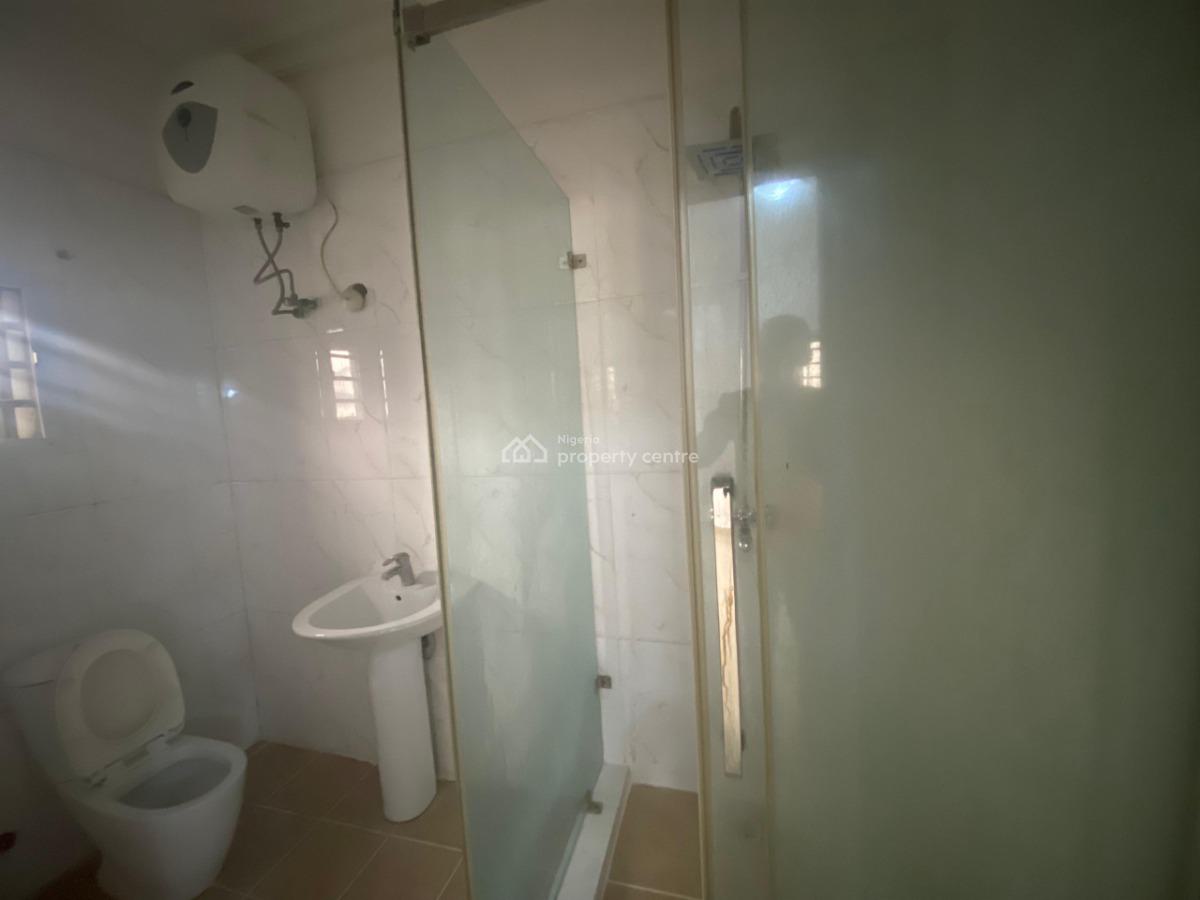 3 Bedrooms Apartment with Bq, Lekki Phase 1, Lekki, Lagos, Flat / Apartment for Rent