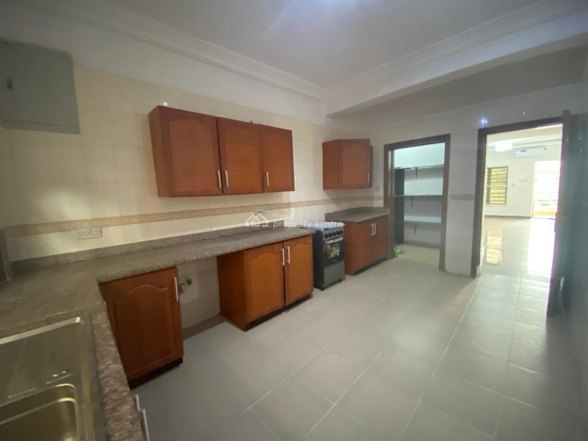 3 Bedrooms Apartment with Bq, Lekki Phase 1, Lekki, Lagos, Flat / Apartment for Rent